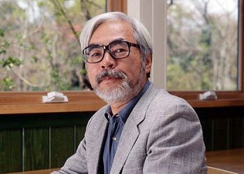 Хаяо Миядзаки в пиджаке