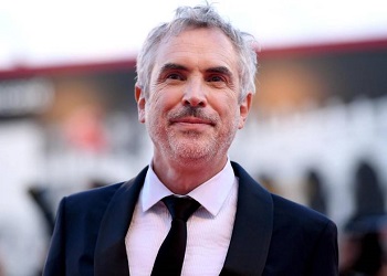 Альфонсо Куарон в костюме